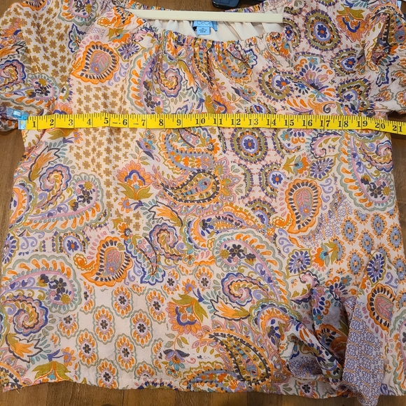 CeCe Paisley Print Tiered Gathered Sleeve Blouse - Picture 6 of 8